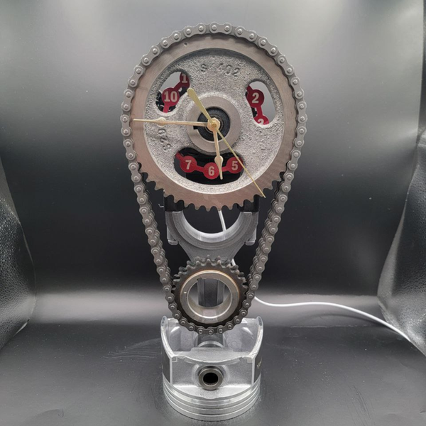 Jeep V8 Timing Chain Clock with Rotating Gears, Piston Car Part Clock for Wagoneer, CJ7, Wrangler ,Personalize Stand