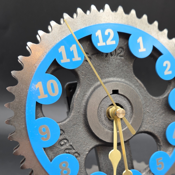 Jeep Timing Gear Clock, Off Road Automotive Desk Clock, Upcycled Car Part Decor, Jeep Lover Gift, Man Cave Garage Clock – 7x6 Inch