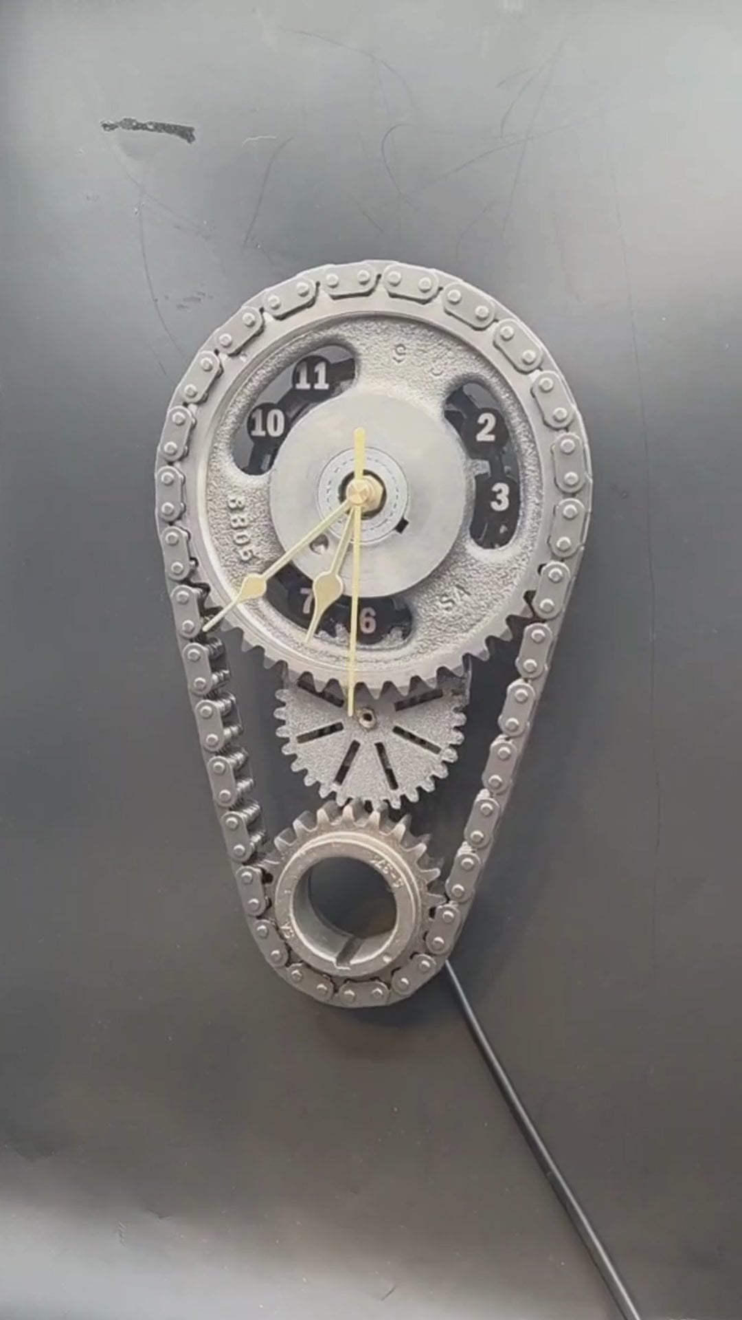ポンティアックのホイールキャップ壁掛け時計 Pontiac Timing Chain Clock with Rotating Gears, Piston Car Part
